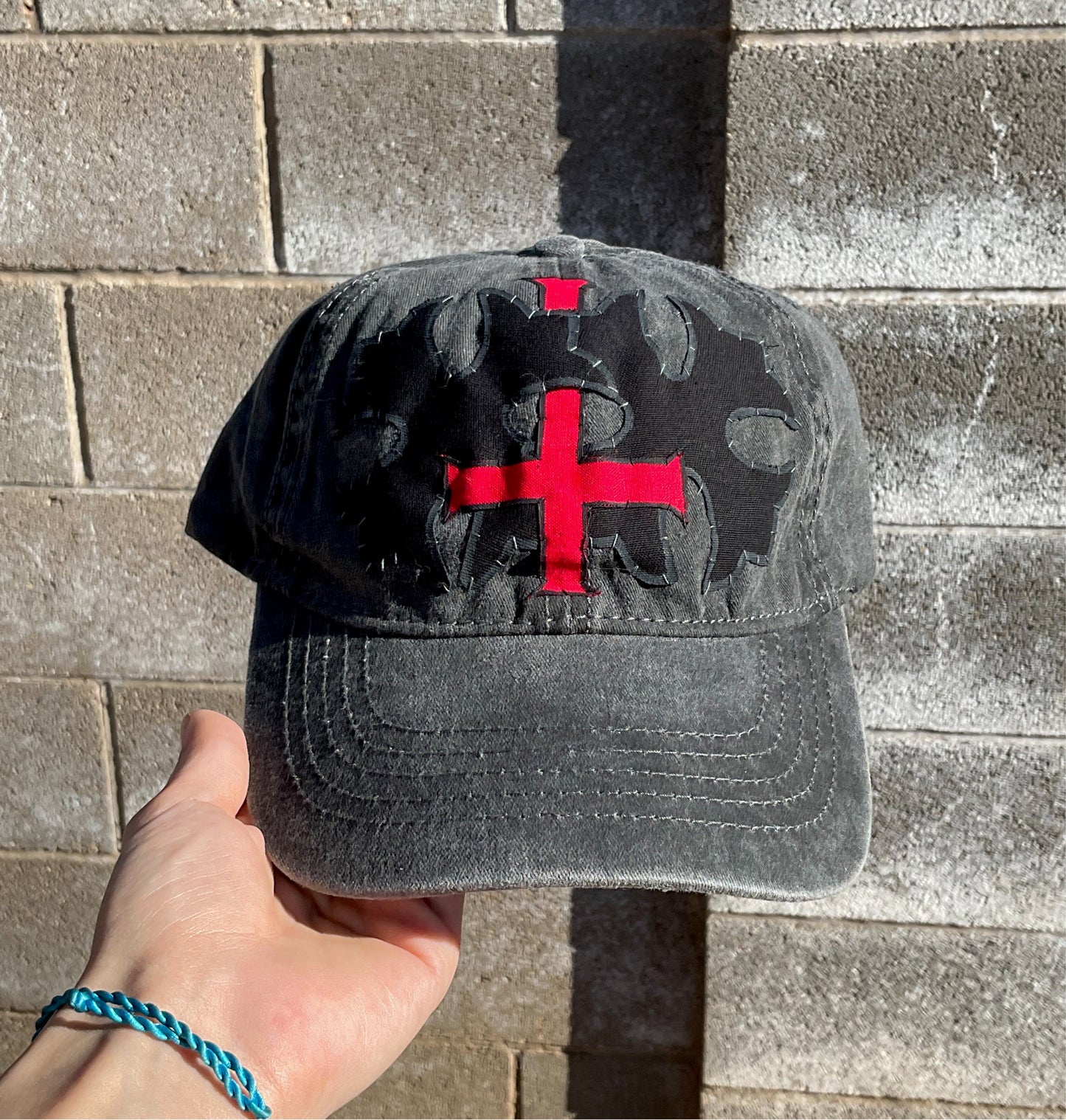 d3cayed cross hat