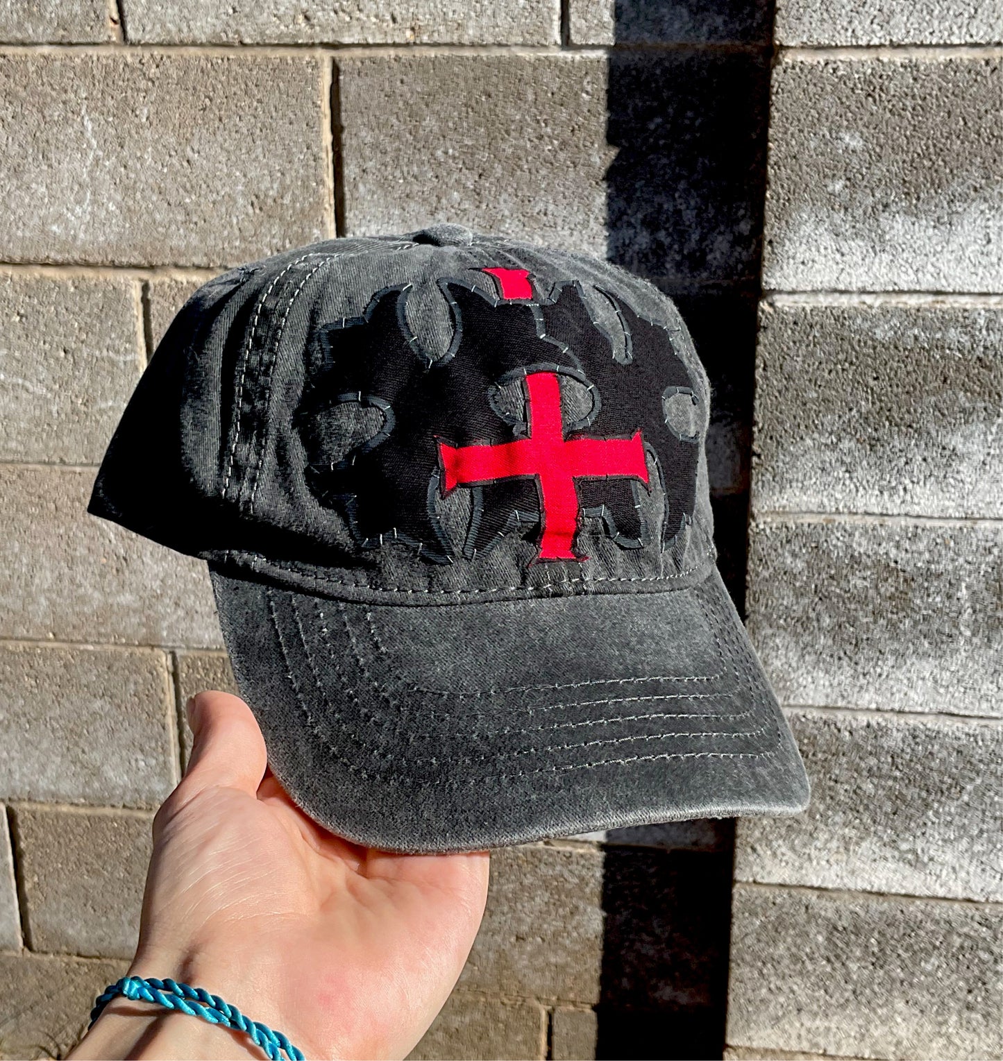 d3cayed cross hat